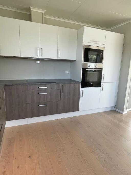 House With 5 Bedrooms, 2 Bathrooms, Available For Onss Villa