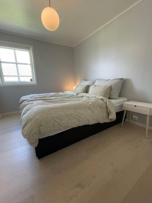 Villa House With 5 Bedrooms, 2 Bathrooms, Available For Onss Stavanger